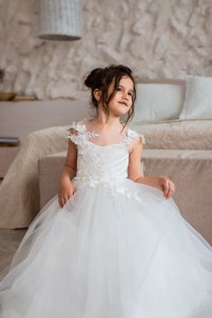 PERFECT FLOWER GIRL DRESS✨ Make order today and SAVE 15%🎁delivery 3-4 days only! Beautiful Baby Flower girl dress with 3D lace embroidery and amazing puffy skirt! Process time: 1-2 working days Delivery time: 2-4 working days  Also offer express overnight delivery https://www.etsy.com/listing/1298332912/express-delivery?click_key=eb8207bd8376c2fa762384c4d5701f79c6bcbc77%3A1298332912&click_sum=63123b47&ga_search_query=express&ref=shop_items_search_1&frs=1 *Train is detachable & all dresses have Classic Flower Girl Dress, Girl Wedding Dress, Flower Girl Dress Tulle, Ivory Girls Dress, Flower Girl Gown, Lace Flower Girl Dress, First Birthday Dresses, Puffy Skirt