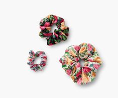 Our assorted set of scrunchies is perfect for perking up a ponytail or adorning your wrist. They are made from a silky material in three sizes and printed with three colorways of our Roses print. Scrunchies Anthropologie, Bando Planner, Kate Spade Planner, Mid Year Planner, Dog Greeting Cards, Roses Print, A Ponytail, Wedding Vases, Wedding Scrapbook