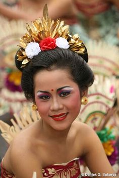 Balinese Michiko Outfits, Traditional Shoot, Modern Traditional, Headdress, Bali, Indonesia