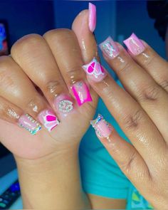 Birthday Nails Baddie, Exotic Birthday Nails, Nail Inspo Baddie, 18th Birthday Nails, Baddie Birthday Nails, Pink Short Nails, Carnival Nails, Pink Bling Nails, Nails August