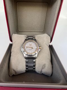 Orijinal Vintage Tag Heuer Automatic Watch. 200 Metters  Watch Service Ready All is work Watch size:38 x 39 mm Wrist size: At foto you cab make large 16,5 Cm Normaly:15 cm That wacky Wrist lady size Unisex  l get the watches from First Hand Users. The Watches have never been opened İnside. The Camera Closely Shows Shadows  The Watch is in very good condition . Maybe The Bracelet maybe a littel Small Or Big According To People. I am a carpet dealer in Japan and I also deal in watches. My watches are from Japanese clients No:1 Work Watch, Tag Heuer Watch, Mens Wrist Watches, Tag Heuer, Wristwatch Men, Automatic Watch, Wrist Watches, Vintage Tags, The Watch