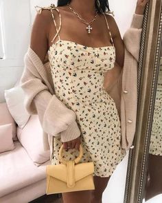 Summer Bodycon Lined Dress, Summer Bodycon Dress With Lining, Chic Fitted Sundress With Floral Print, Lined Bodycon Summer Dress, Beige Stretch Mini Dress For Summer, Casual Bodycon Dress With Square Neck, Trendy Square Neck Mini Dress, Stretch Lined Mini Dress For Summer, Summer Bodycon Floral Print Dress