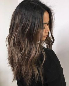 Ombre Sombre Cieniowanie i Refleksy na Włosach: TOP 30 Ciekawych Inspiracji na Modne Fryzury Rambut Brunette, Balayage Brunette, Brown Hair Colors, Brunette Hair, Brunettes, Brunette Hair Color