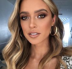 Bronze Smokey Eye Blonde Hair, Brown Smokey Eye Blonde Hair, Fall Photoshoot Makeup Ideas, Boho Wedding Makeup Brown Eyes, Neutral Glam Makeup Green Eyes, Bridesmaid Makeup Sage Dress, Makeup With Rust Dress, Bridesmaid Makeup Orange Dress, Fall Photo Shoot Makeup