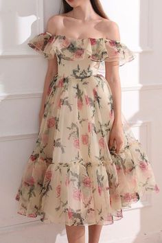 Long Frock Designs, Diy Wedding Dress, Fashion Fail, Embroidery Designs Fashion, Trendy Fashion Outfits, Cute Fall Outfits, Reception Dress, Style Mistakes, Really Cute Outfits