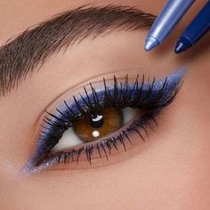 Waterproof Pearlescent Eyeshadow Eyeliner Pencil Glitter Matte Nude Ey Blue Eyeliner Makeup, Blue Eyeliner, Makijaż Smokey Eye, Eye Makeup Designs, Eye Makeup Art