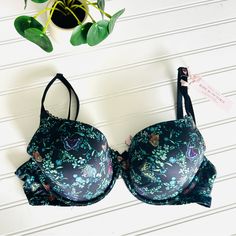 Victoria’s Secret Bra 32 Dd (32e) Body By Victoria Lightly Lined Perfect Coverage Bra Size 32dd 32e Black With A Delicate Floral & Butterfly Print! Brand New With Tags! Includes A Current Coupon For $25 Off At Victoria Secret Or Pink!!! I Just Had Double Breast Surgery And No Longer Can Wear All My Bras. Please See My Page To See More! *Everything Is Negotiable! Bundle & Save!!!! I’ll Discount 2 Or More Items Purchased & You’ll Save On Shipping! Look Thru My Closet And Add Items To Your Cart. Th Victoria Secret Pink Logo, Let’s Make A Deal, Pink Lace Bra, Coverage Bras, Breast Surgery, Victoria Secret Body, Blue Bra, Purple Leopard, Cotton Bras