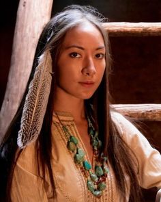 Native American Actress, Cherokee Woman, Indian Headdress, New Mexico Usa, Native American Heritage, Native American Tribes