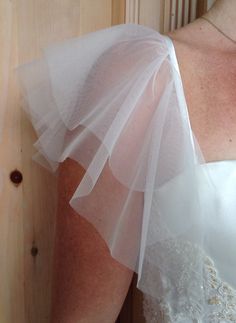 How To Sew Tulle, Tulle Sleeves Diy, Diy Tulle, Bridal Alterations, Blouse Design Images, Bridal Bolero, Tulle Sleeves, Dress Alterations, Beaded Tulle