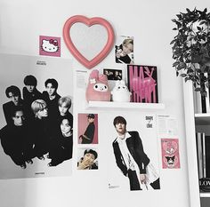 kpop room Room Inspo Minimalist Kpop, K Pop Bedroom Aesthetic, K Pop Inspired Room, Kpop Bedroom Decor, Kpop Room Wall Decor, Kpop Room Poster Ideas, Minimalistic Kpop Room, Kpop Theme Room, Kpop Room Shelf