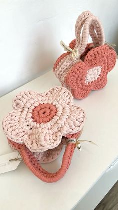 Yarn Daisy, Autumn Handmade, Crochet Diy Tutorial, Tshirt Yarn, Crochet Case, Crochet Shoulder Bags, Handmade Yarn, Pola Amigurumi, Crochet Rabbit