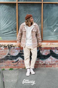 Mens Clothing Styles Oversized, Surfer Winter Outfits Men, Mens Brown Corduroy Pants Outfit, Surfer Style Men Outfits, Surfer Men’s Style, Surfer Men Style, Surfer Winter Outfits, Oversized Flannel Outfits Men, Mens Surfer Style Outfits