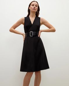 The Beebe Belt - Black | M.M.LaFleur Power Casual, Casual Sweater Dress, Work Dresses For Women, Black Dress Outfits, Belt Dress, Virtual Fashion, Dress Jewelry, Loose Dress, Flared Skirt