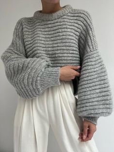 Balloon Sleeve Sweater, Knit Alpaca, Mode Inspo, Winter Mode, Grey Pants, Baby Alpaca, Sweater Making, Mode Inspiration, Knitting Inspiration