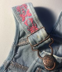 Embroidered denim overalls shortalls 8 - 12 1/2 lbs labeled sz 3 months/No issues nice fade/Smoke free environment(bin66) Overall Embroidery, Diy Overalls, Jeans Projects, Embroidered Overalls, Senior Overalls, Infant Baby Girl, Vintage Girls Dresses, Girls Overalls, Baby Overalls