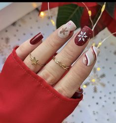 Nail Art Noel, Nail Designs Ideas, Unghie Sfumate, Glitter Manicure, Christmas Gel Nails, Pretty Nail Designs, Nails Christmas, Snowflake Nails, Christmas Nails Acrylic