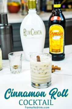 Cinnamon roll cocktail is a simple after dinner drink made with Kahlua and RumChata and then served over ice. A cinnamon and sugar rimmed glass and a cinnamon stick can fancy up the creamy coffee flavored cocktail. #Kahlua #Cocktails #AfterDinnerDrinks #Drinks #CoffeeDrinks Rum Cream Drinks, Drinks With Rumchata, Rum Chata Drinks, January Cocktails, Rum Chata Recipes, January Drinks, Rumchata Recipes Drink, Rumchata Cocktails, Rumchata Drinks