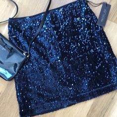 Gorgeous New Dark Blue Skirt. Allover Tonal Sequins, Back Zipper And Lined. Rose Gold Sequin Skirt, Blue Sequin Skirt, Dark Blue Skirt, Gold Sequin Skirt, Sequined Skirt, Sparkly Skirt, Blue Skort, Satin Mini Skirt, Sparkly Top