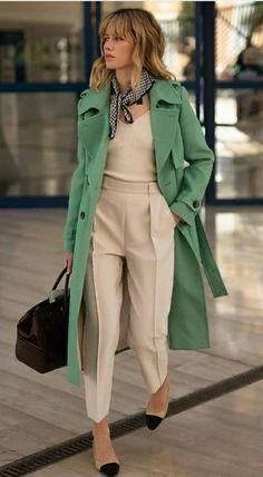 Lawyer Outfits Women, Lawyer Outfits, Lawyer Outfit, Beige Blazer, Meryl Streep, Looks Chic, 가을 패션