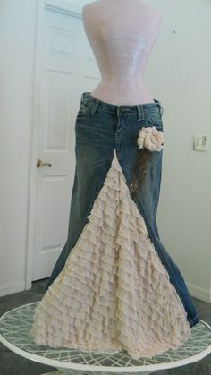 Hey, I found this really awesome Etsy listing at https://www.etsy.com/listing/190811458/belle-epoque-jean-skirt-cream-ruffled Bohemian Jeans, Denim Couture, Diy Skirts, Bohemian Beach Wedding, Skirt Diy, Skirt Tulle, Recycled Jeans, Recycle Clothes, Beautiful Skirts