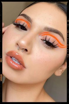 Makeup Looks Inspiration - graphic eyeliner Orange Makeup, Eye Makeup Pictures, Edgy Makeup