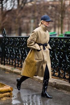 Cozy Rainy Day Outfit, Suzanne Koller, Rainy Outfit, Cozy Rainy Day, Rainy Day Outfits, Coffee Date Outfits, Preppy Fall Outfits, Dark Days, Preppy Fall