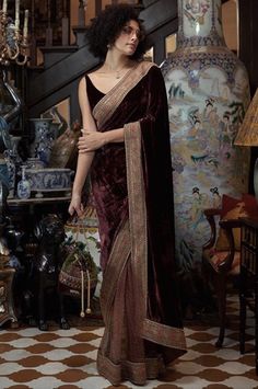 Velvet Saree, Sabyasachi Sarees, Party Wear Sarees Online, Saree Ideas, Designer Sarees Wedding, Indian Sari Dress, Sari Design, Designer Bridal Lehenga, Indian Fashion Saree