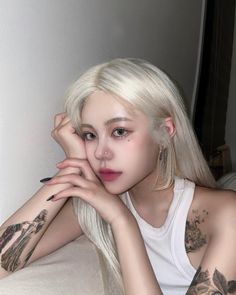 Blonde Korean Girl, Grey Salon, Ash Blond, Dreadlocks Girl, Uzzlang Girl, Korean Girl Fashion, Hair Inspo Color