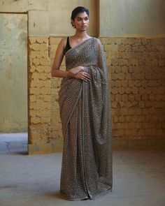 Reception Saree, Lehenga Designs Simple, Indian Look, Party Sarees, Desi Clothes