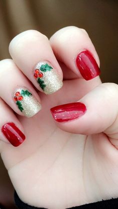 Christmas Nails With Holly, Holly Berry Nails, Red And Green Christmas Nails, Christmas Mani, Holiday Nails Easy, Nails Xmas, Acrylic Nails Almond Shape, Red And Gold Nails, Santa Nails