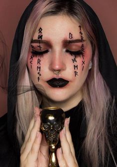 Nordic Witch, Makeup Artist Aesthetic, Witchy Makeup, Makeup Clown, Cute Halloween Makeup, Witch Makeup, Halloween Makeup Scary