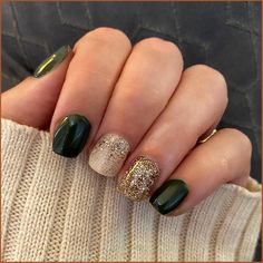 New Years Nail Designs Rose Gold, Acrylic Nail Designs Short Christmas, Gelish Nails Colors Designs, Winter 2023 Short Nails, Trendy Nails Short Square Winter, Early Winter Nails 2023, Elegant Nails With Black Dress, Green And Gold Sns Nails