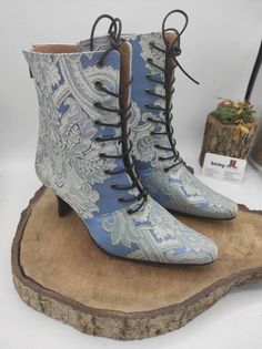 Victorian Boots, Ankle Boots, Suzani Boots, Kitten Heel, Women Boots, For Her, Lace Up Boots, Handmade, Everyday Boots, Genuine Leather #SuzaniBoots #LaceUpBoots #AnkleBoots #TapestryBoots #CustomBoots #victorian #ForHer #VictorianBoots #handmade #FestivalBoots Medieval Boots, Viking Shoes, Embroidery Boots, Short Cowboy Boots, Festival Boots, Victorian Boots, Hippie Boots, Womens Booties, Fashion Cowboy Boots