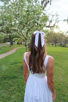 White Linen Hair Bow Barrette, Ivory Hair Bow, Grosgrain Hair Bow, Lace Hair Bow, White Hair Bow, Bridal Hair Bow, Wedding Hair Bow - Etsy White Bow Hairstyle, Bow Wedding Hair, Wedding Hair Bow, Hair Bow Wedding, Brigitte Bardot Hair, Lace Hair Bow, Bardot Hair, White Hair Bow