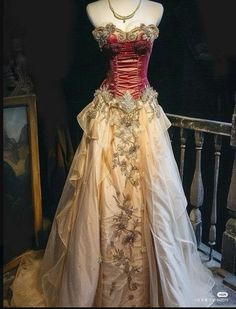 Fairytale Inspired Dress, Unique Vintage Dress, Old Fancy Dresses, Ethereal Aesthetic Fashion, Ethereal Prom Dress, Losing Touch With Reality, 1700s Dresses, Ethereal Dresses, Best Gowns