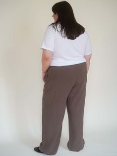 A must-have-item in any wardrobe is the Linen Pants! The relaxed fit and drawstring waist makes them adjustable and comfortable. The natural linen material is breathable and has been pre-washed to prevent it from shrinking. The linen fibers comes from within the EU and is certified with Masters of linen certification. Djerf Avenue, Pants Brown, Linen Material, Sweaters And Jeans, Swim Accessories, Jean Skirt, Linen Pants, Natural Linen, Sweater Jacket