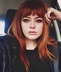 Bangs Mullet Shag, Hairstyles Bangs, Cheveux Oranges, Beautiful Red Hair, Auburn Hair, Red Hair Color, Hair Envy, Ginger Hair, Short Haircuts