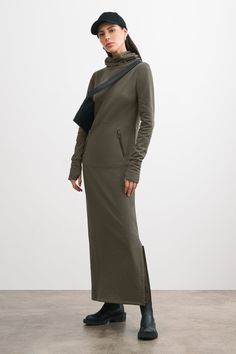 Lounge in luxury with our Allen Sweatshirt Dress. Handcrafted from midweight & breathable European French Terry, she features elevated athleisure details — maxi length, ribbed cuffs with thumbholes and a roomy patch pocket with double zip closures. Allen's straight-cut silhouette has a side slit for easy movement, while her oversized high neckline marries head-turning style with ultimate coziness.[SPLIT] Julia, in olive, is 5'10" (178 cm) tall, wearing size XS. Maritza, in black, is 5'9" (177 cm Elevated Athleisure, Sweatshirt Fabric, Sweatshirt Dress, High Neckline, Straight Cut, French Terry, Athleisure, Patch Pocket, Winter Outfits