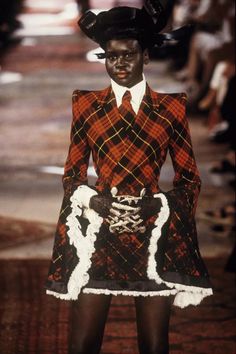 Alexander Mcqueen Givenchy, Mcqueen Givenchy, Alek Wek, Givenchy Couture, Mc Queen