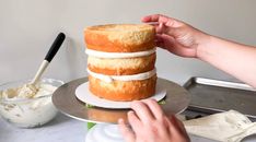 How to Fill, Stack & Crumb Coat a Layered Cake - Katie Rosario Crumb Coating A Cake, Lipstick Cake, Crumb Coat, How To Make Wedding Cake, Easy Minecraft Cake, British Girl, Cake Piping, Cake Decorating For Beginners, Frosting Tips