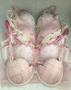 This is a need not a want Coquettecore Aesthetic, Hyperfeminine Aesthetic, Pretty Bras, Cute Bras, Cute Lingerie, Aesthetic Pinterest, Pretty Lingerie, Baggy Pants