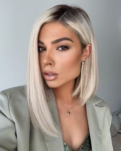 Short Haircut Styles, Ice Blonde, Blonde Bob Cuts, Blonde Hair Inspiration, Trendy Hair Color, Sleek Hairstyles, Short Blonde Hair, Long Bob, Hair Color Trends