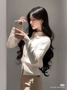 http://xhslink.com/w0ll4w Cool Woman Haircut, Korean Hairstyle Ideas, Long Shiny Hair, Cute Box Braids, Shaggy Short Hair, Really Short Hair, Cute Box Braids Hairstyles, Short Hair Undercut