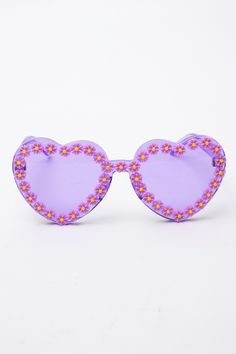 Contents One pair of sunglasses UV 400 Protection Sparkly Flowers, Trend Sunglasses, Clear Heart, Uv Sunglasses, Heart Sunglasses, Trending Sunglasses, Colored Sunglasses, Sunny Days, Vintage Outfits