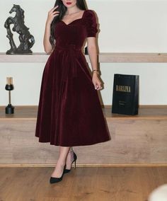 Maroon Dress Outfit Formal, Maroon Dress Outfit, Casual Wedding Outfit, Frock Designs, Long Frock, Maroon Dress, Long Frocks