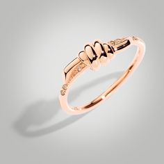 The new Nodo ring in rose gold and brown diamonds - 'tying the knot' has never been so beautiful. Brown Diamonds, Metal Jewellery, Double Knot, Jewelry Drawing, Fancy Jewellery, Brown Diamond, So Beautiful, Metal Jewelry, Diamond Jewelry