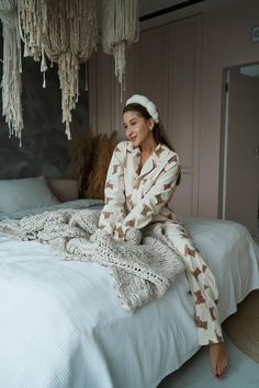 🔆 Discover our incredible pajamas made from warm, 100% cotton flannel! These soft, cozy pajamas will wrap you in warmth and comfort, even on the coldest nights, gently embracing your body. Designed to make every evening at home more relaxing, they fill you with soothing warmth before bed. These pajamas are the perfect choice for anyone who values comfort and self-care. 🔆 SIZE: BUST | WAIST | HIPS S: 33-35,2" | 23,5-25,9" | 35-36,6" M: 35,5-37,4" | 27,9-31,9" | 37-38,2" L: 37,8-40,5" | 27,9-31,9" | 38,6-41,7" XL: 40,9-44,5" | 29,7-31,9" | 42,1-45,3" 🔆  All of our items are made to order and are non-exchangeable and non-refundable.   We need the following measurements: bust, waist, and hips 🔆 MATERIAL:   100% natural cotton DELIVERY :   If you need to receive your order by a specific dat Autumn Pyjamas, Flannelette Pyjamas, Pyjamas Flannel, Pyjamas Plaid, Bear Pyjamas, Winter Sleepwear, Warm Pajamas, Winter Pajamas, Cozy Pajamas