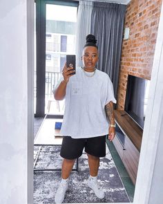 Street fashion, shorts, oversized t-shirt Plus Size Studs Fashion, Stud Lesbians Style Outfits, Plus Size Masc Fashion, Plus Size Man Fashion, Tomboyish Outfits, Tomboy Swag, Lesbian Outfits