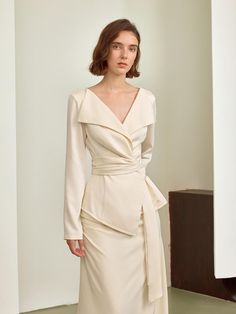 Composition : LYOCELL 65% POLYAMIDE 35%Color : Light Beige_S,Light Beige_M,Light Beige_LCountry of Origin : CHINA Beige Long Sleeve Office Blouse, Semi-formal Long Sleeve Office Top, Beige Long Sleeve Blouse For Work, Elegant Long Sleeve Tops With Draped Sleeves, Elegant Long Sleeve Blouse With Draped Sleeves, Elegant Blouse With Draped Sleeves, Spring Long Sleeve Office Blouse, Spring Office Blouse With Long Sleeves, Spring Office Blouse Long Sleeve