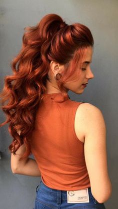 Unique Ginger Hair Color, Winter Ginger Hair, Fall Ginger Hair, Dark Orange Hair, Red Hair Ideas, Dark Ginger Hair, Pretty Red Hair, Embrace Messy Hair, Red Hair Looks